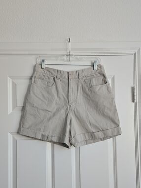 Calvin Klein Jeans Light Beige Roll-Cuff Women's Shorts